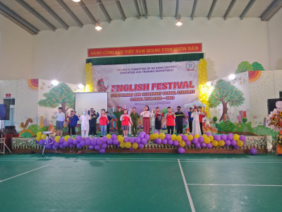 Học sinh trường Tiểu học Biên Giang tham dự Festival Tiếng Anh